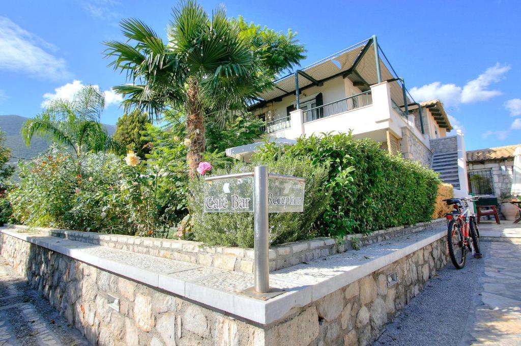 Sunny Garden Aparthotel Epidaurus Екстериор снимка